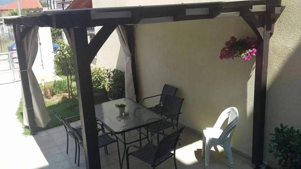 Angie's Summertime Nea Vrasna Bagian luar foto