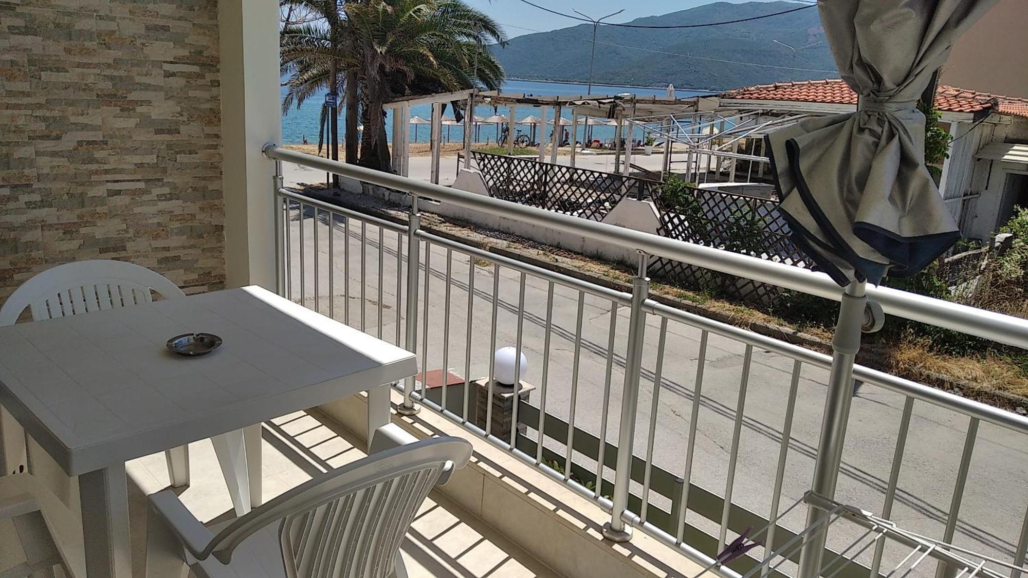 Angie's Summertime Nea Vrasna Bagian luar foto