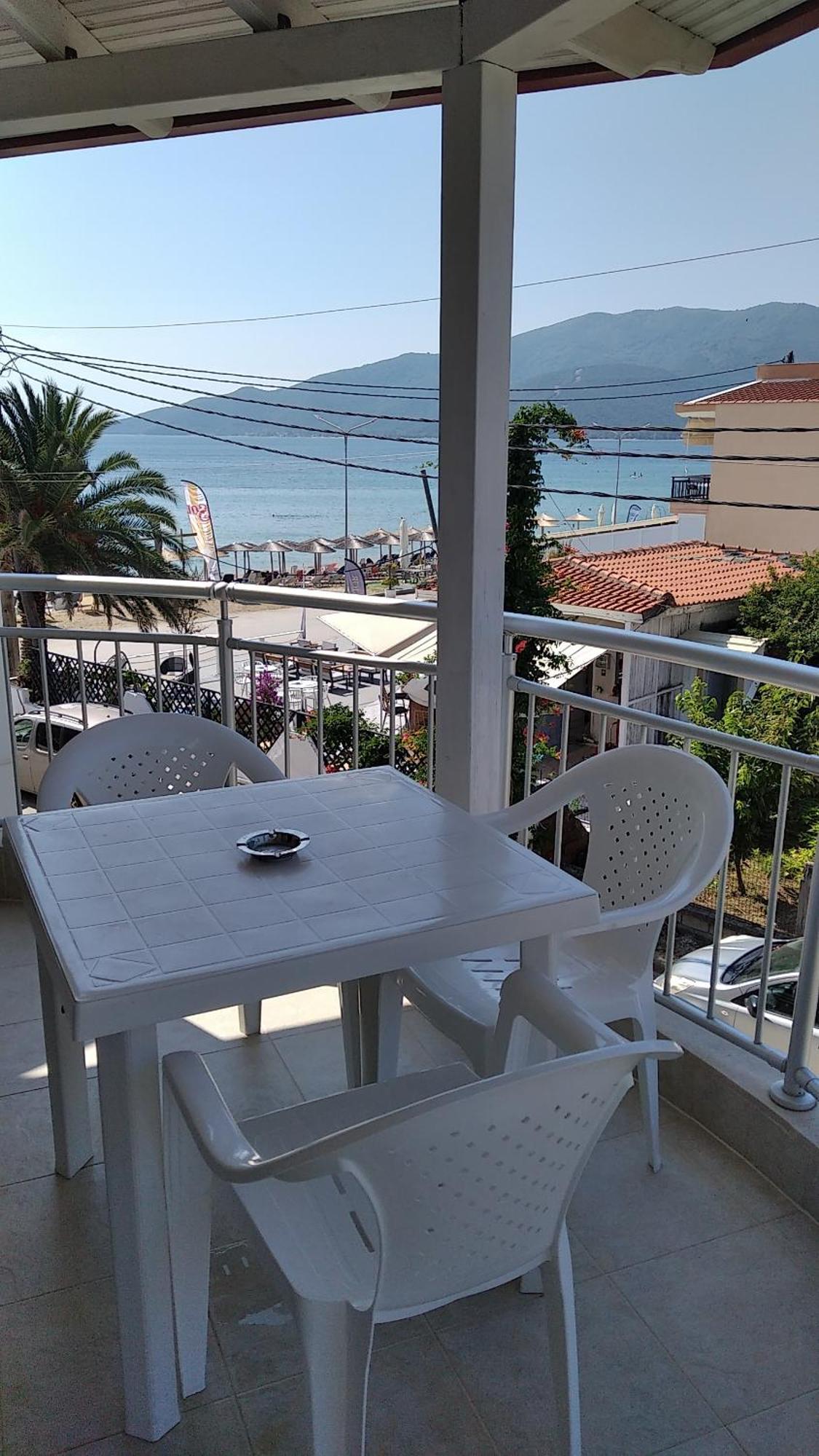 Angie's Summertime Nea Vrasna Bagian luar foto