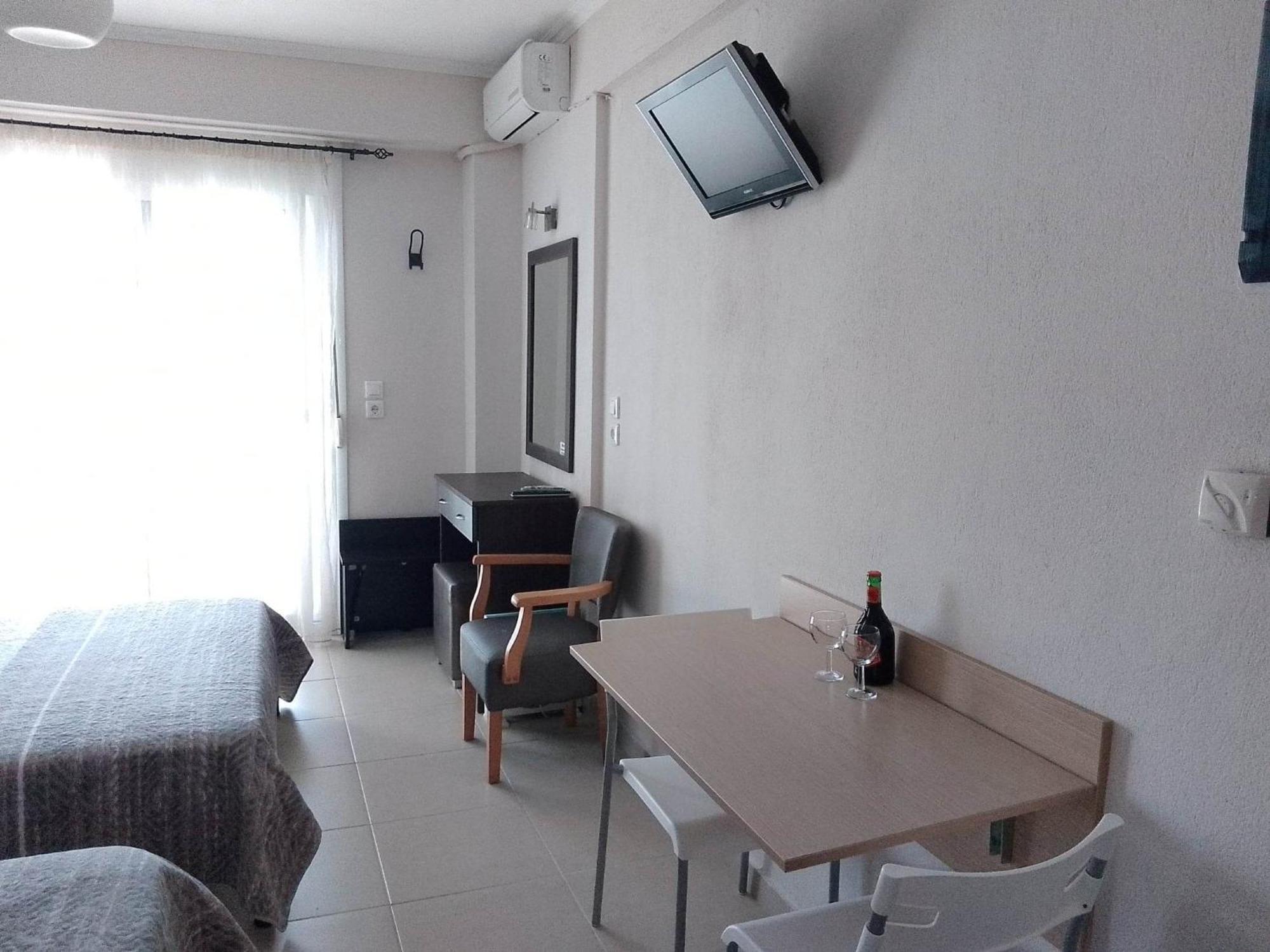Angie's Summertime Nea Vrasna Bagian luar foto