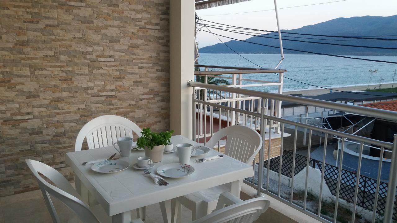 Angie's Summertime Nea Vrasna Bagian luar foto