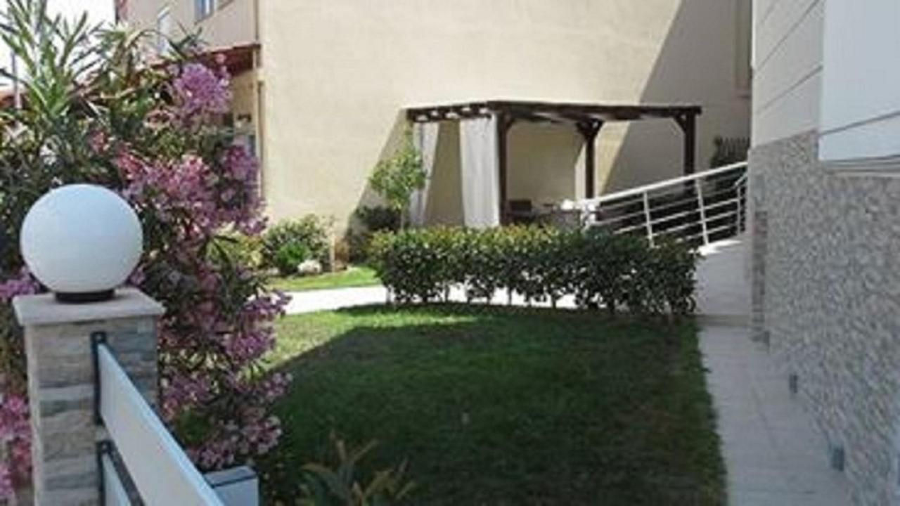 Angie's Summertime Nea Vrasna Bagian luar foto